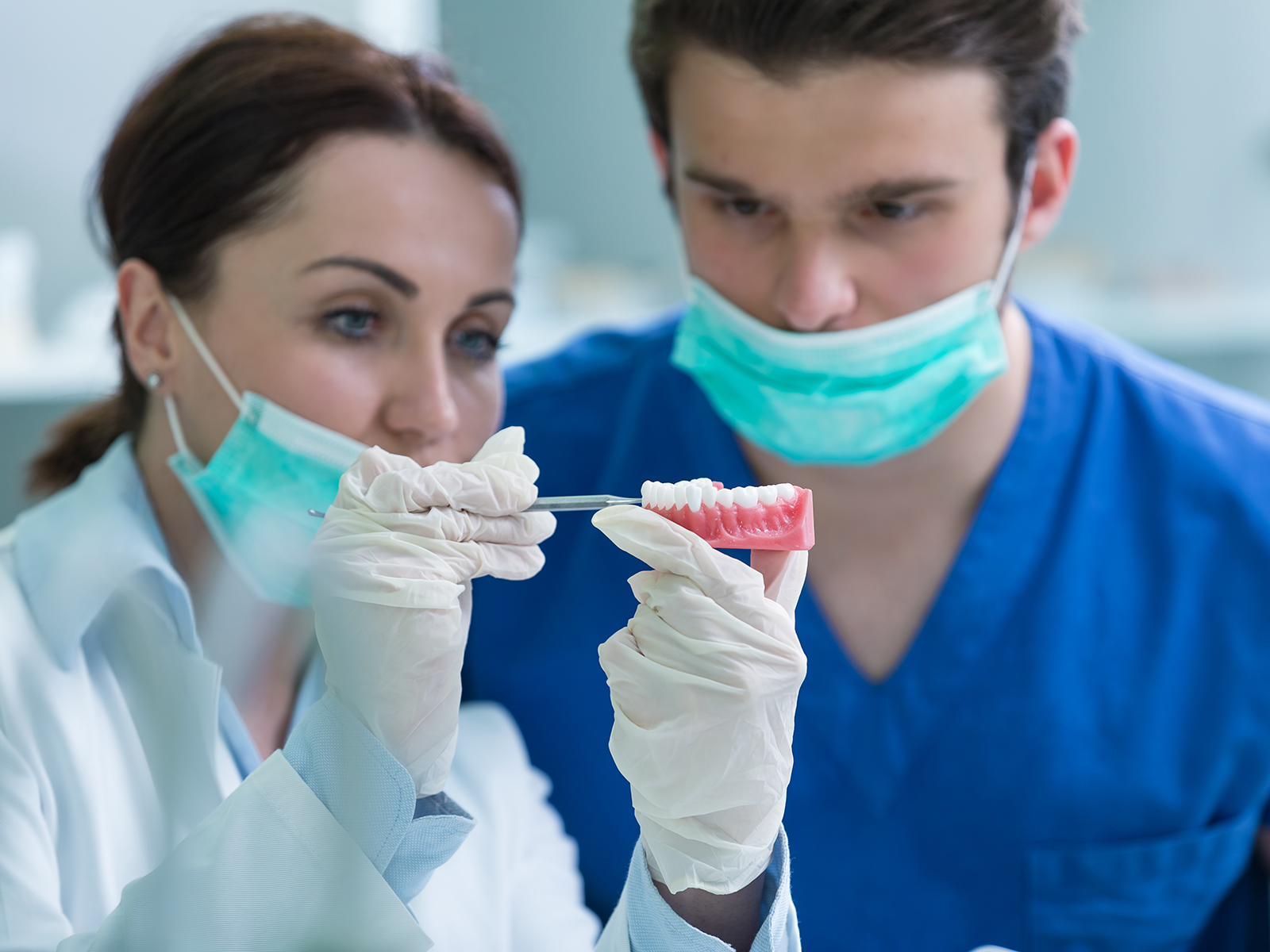 Which material is best for Dentures?