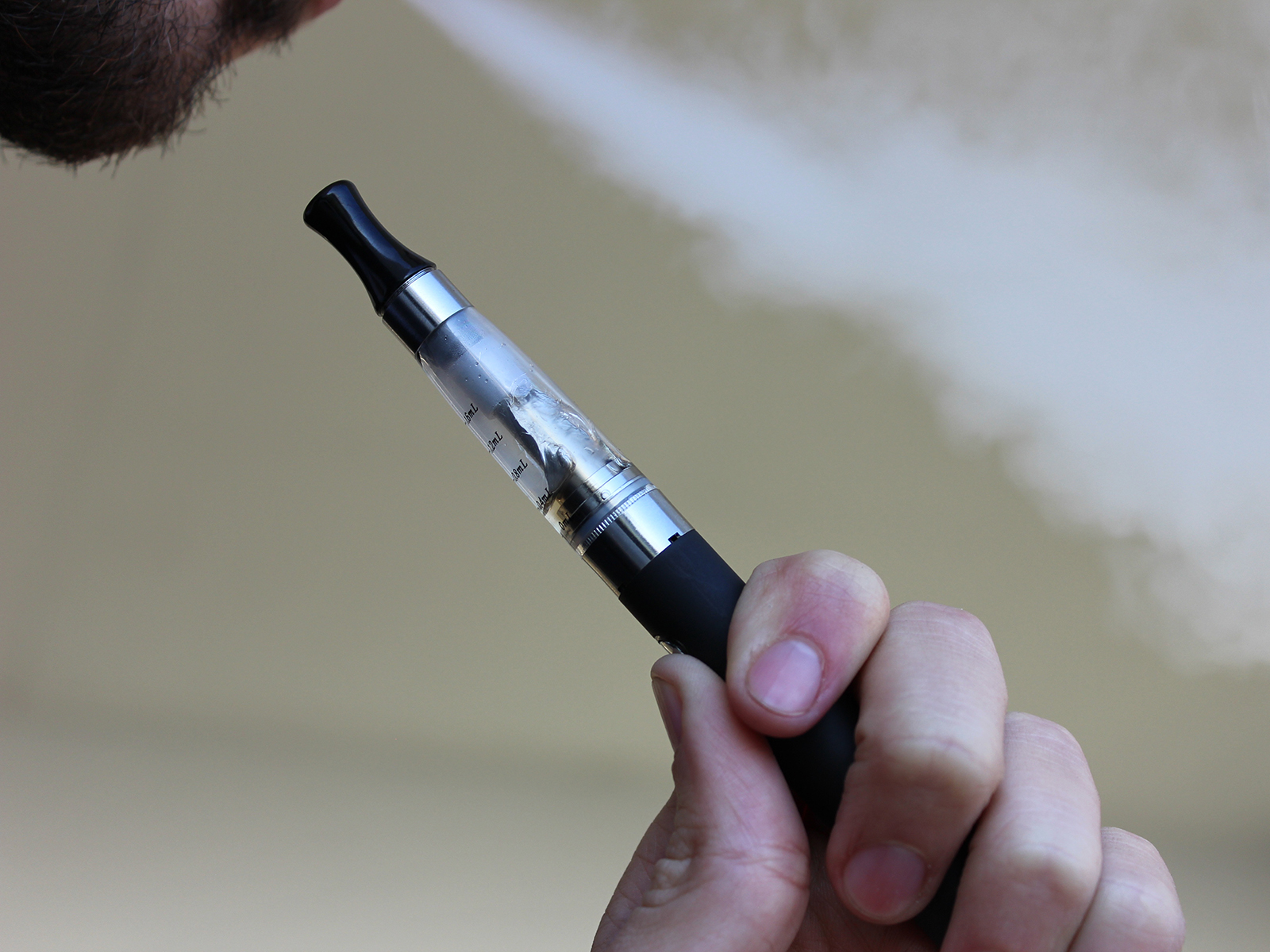 All About Vaping And Your Teeth
